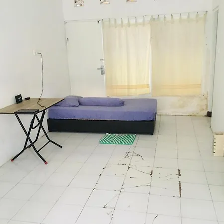 House For Low Budget Travelers